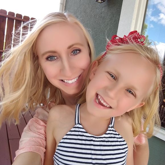 Meet your Posher, Deidre - Picture 1 of 1